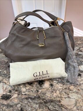 NWT G.I.L.I. Large Taupe Pebbled Leather Hobo